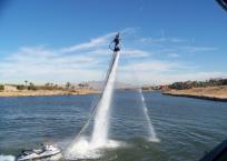 Flyboardozókról bemutató képek